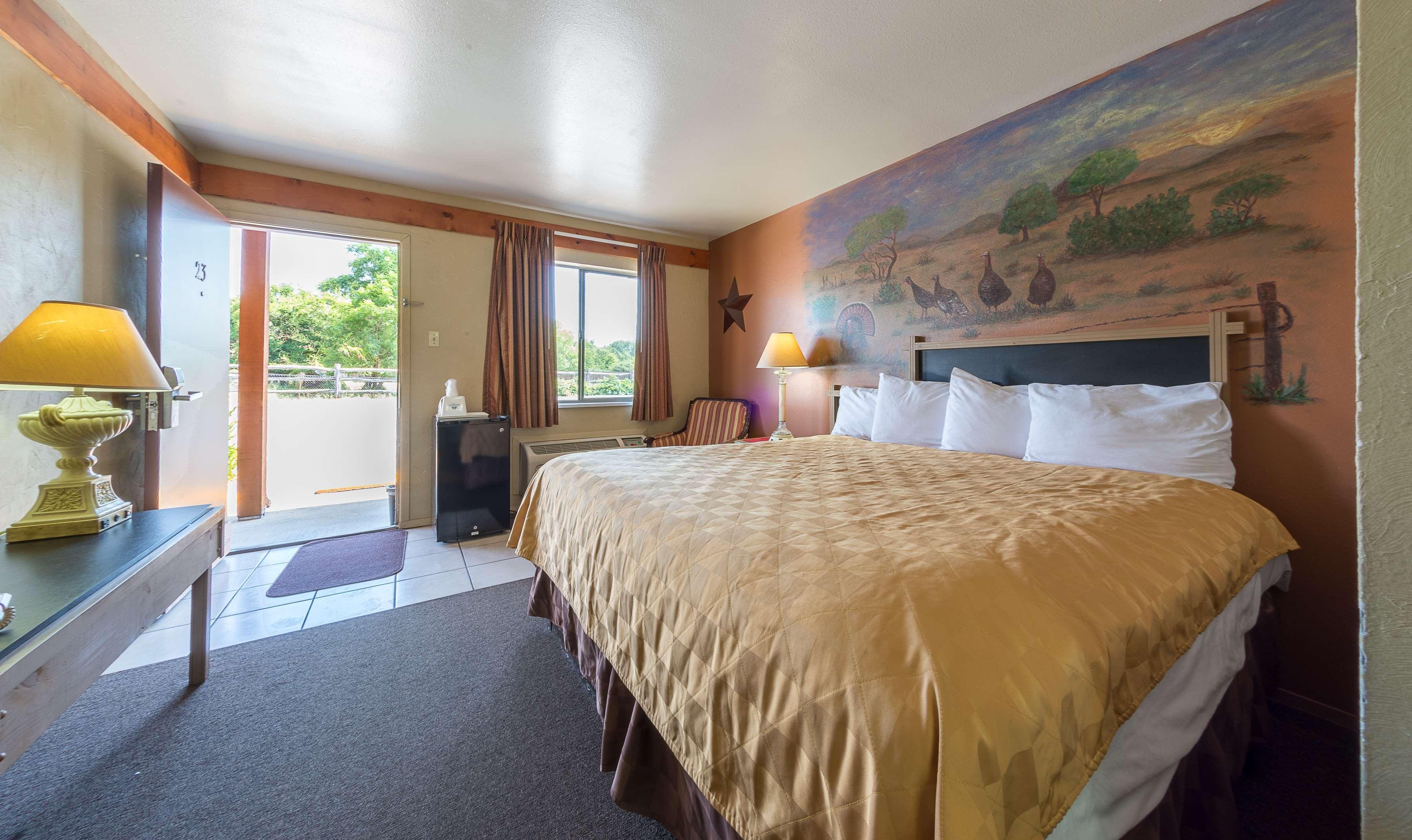 Metropolitan Hotel 4*